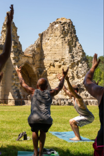 Monument en pleine forme:  séance de yoga