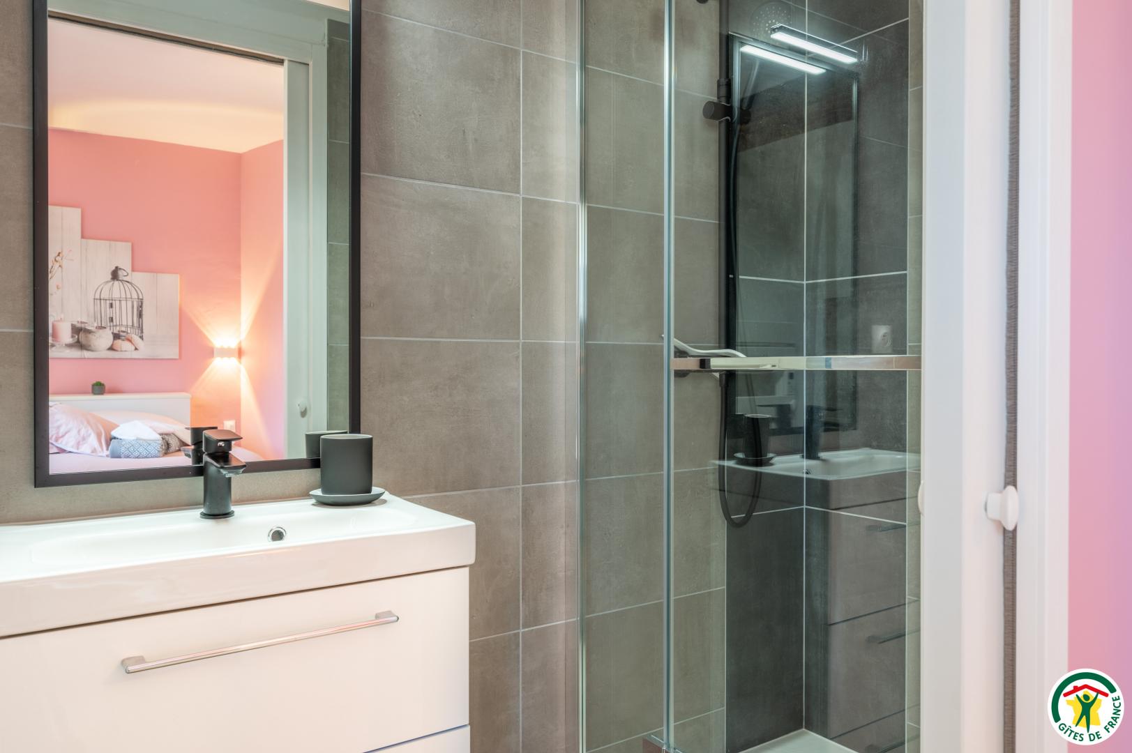 MORIENVAL Re-pause pieds