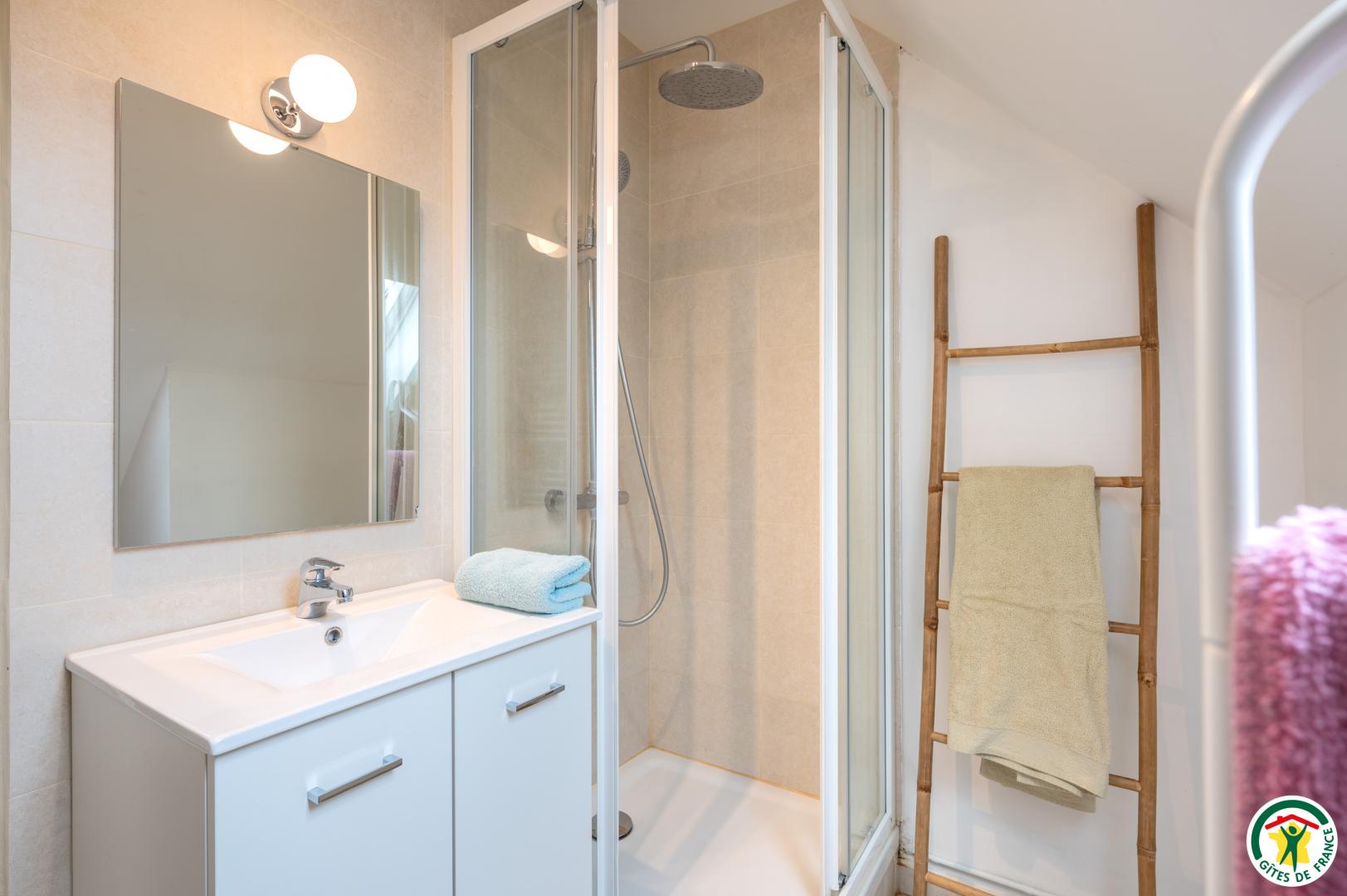 CHEVREVILLE Le gite rouge