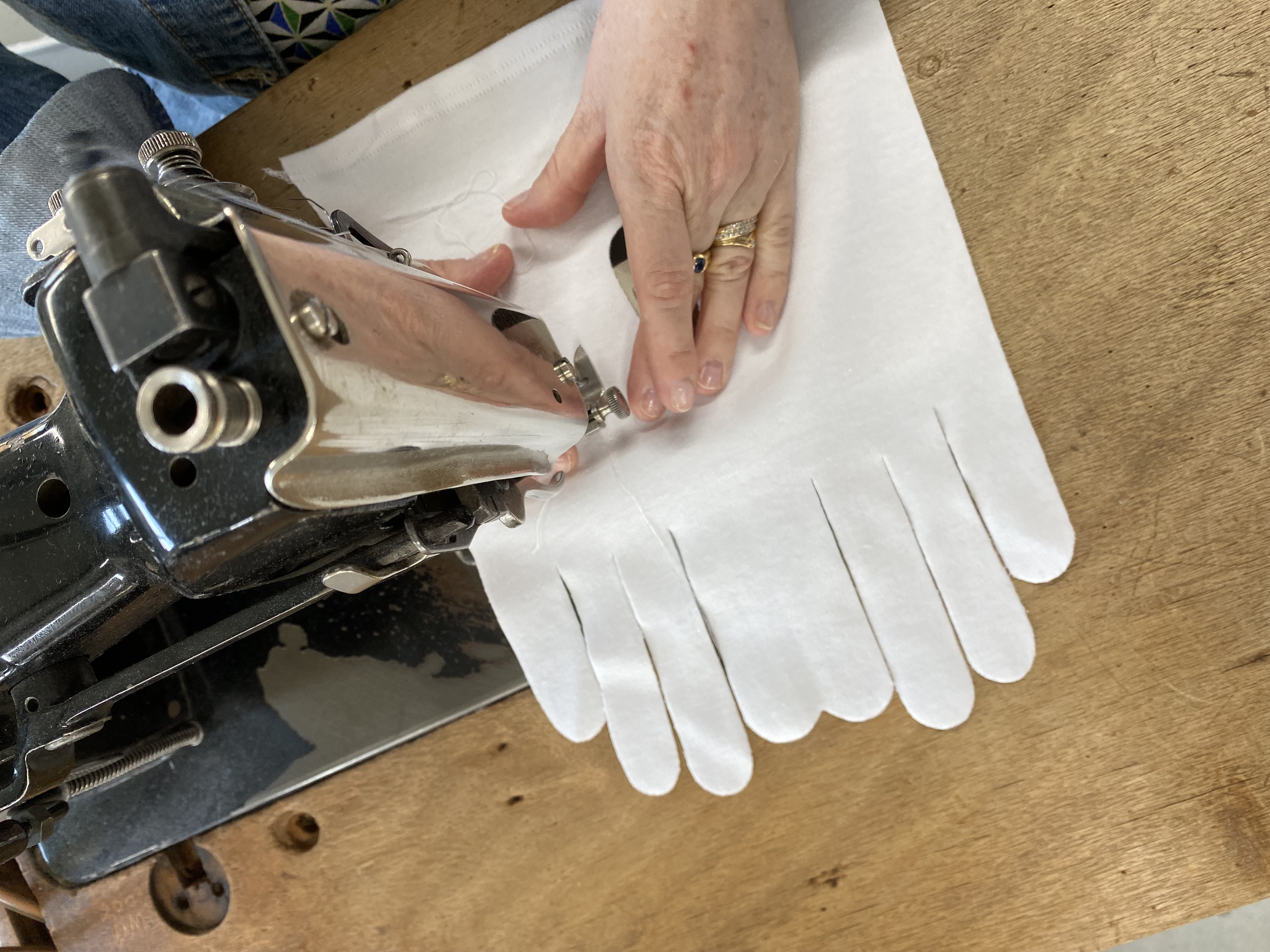 Gant Maille : Visite guidée d'une des dernières ganteries françaises