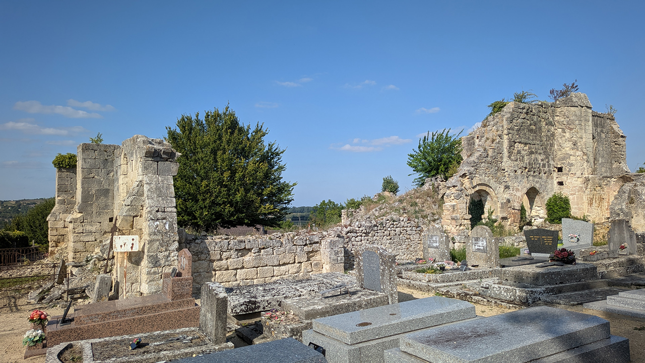 Eglise ruines IV < Maizy < Aisne < Picardie
