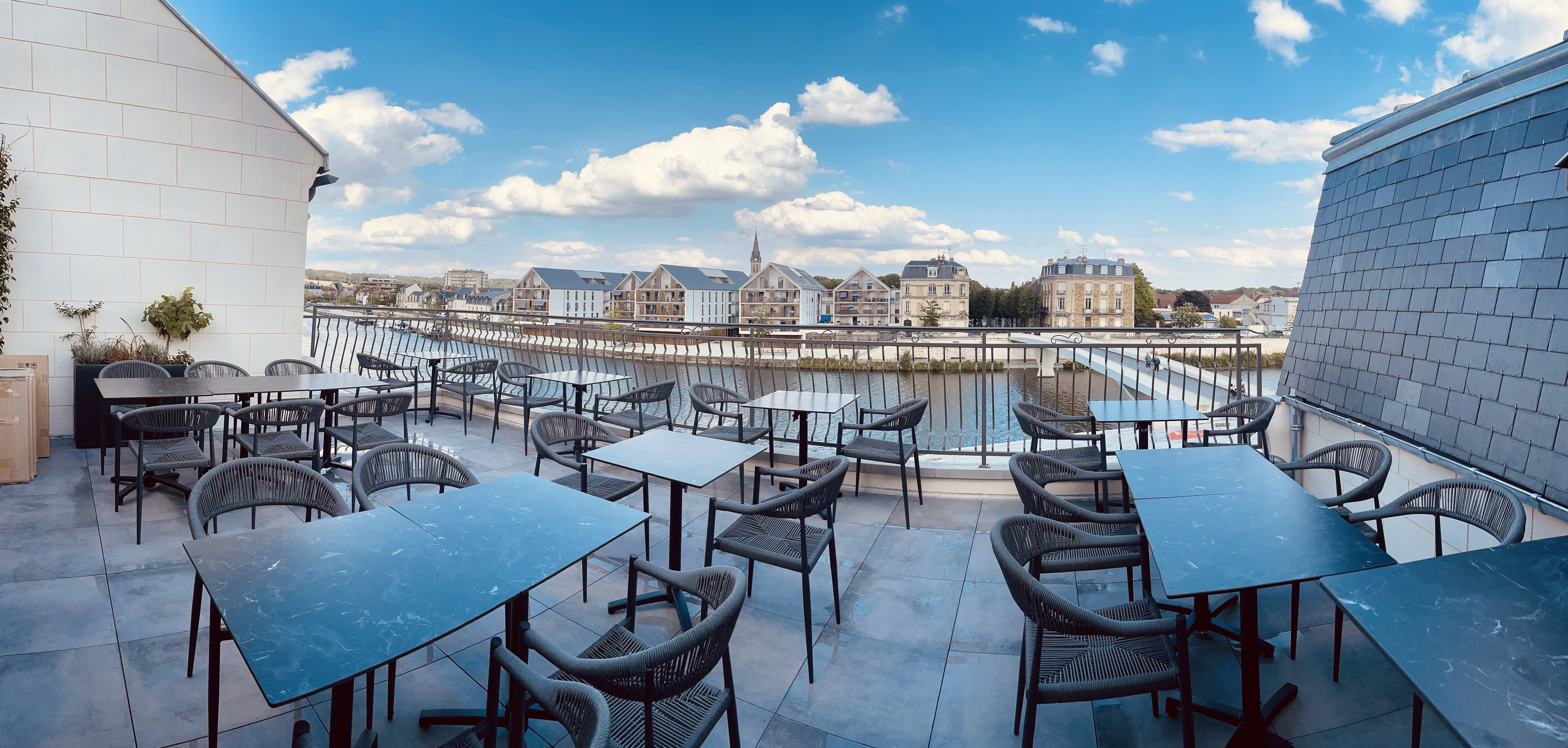 Toit terrasse du restaurant La Passerelle © La Passerelle