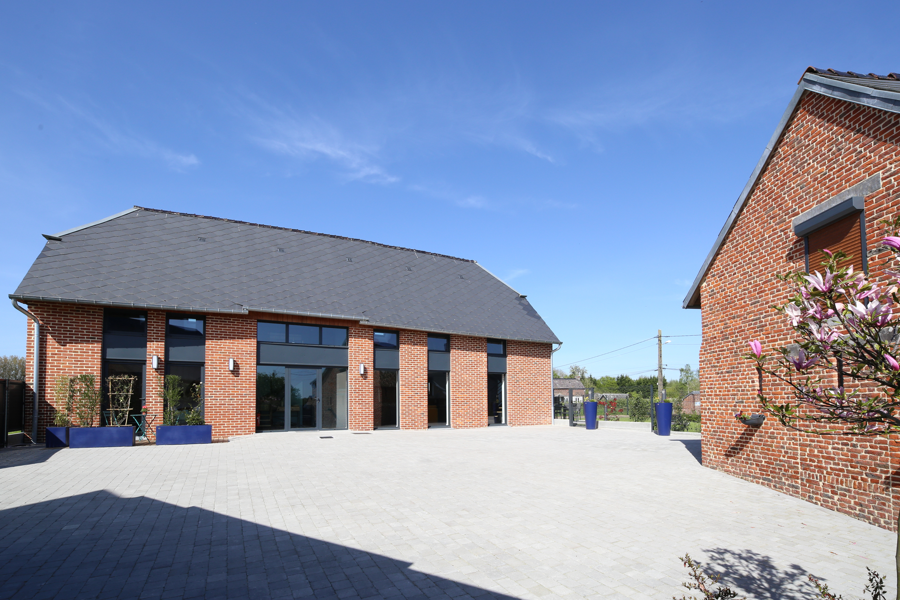 UN NID DANS LA GRANGE