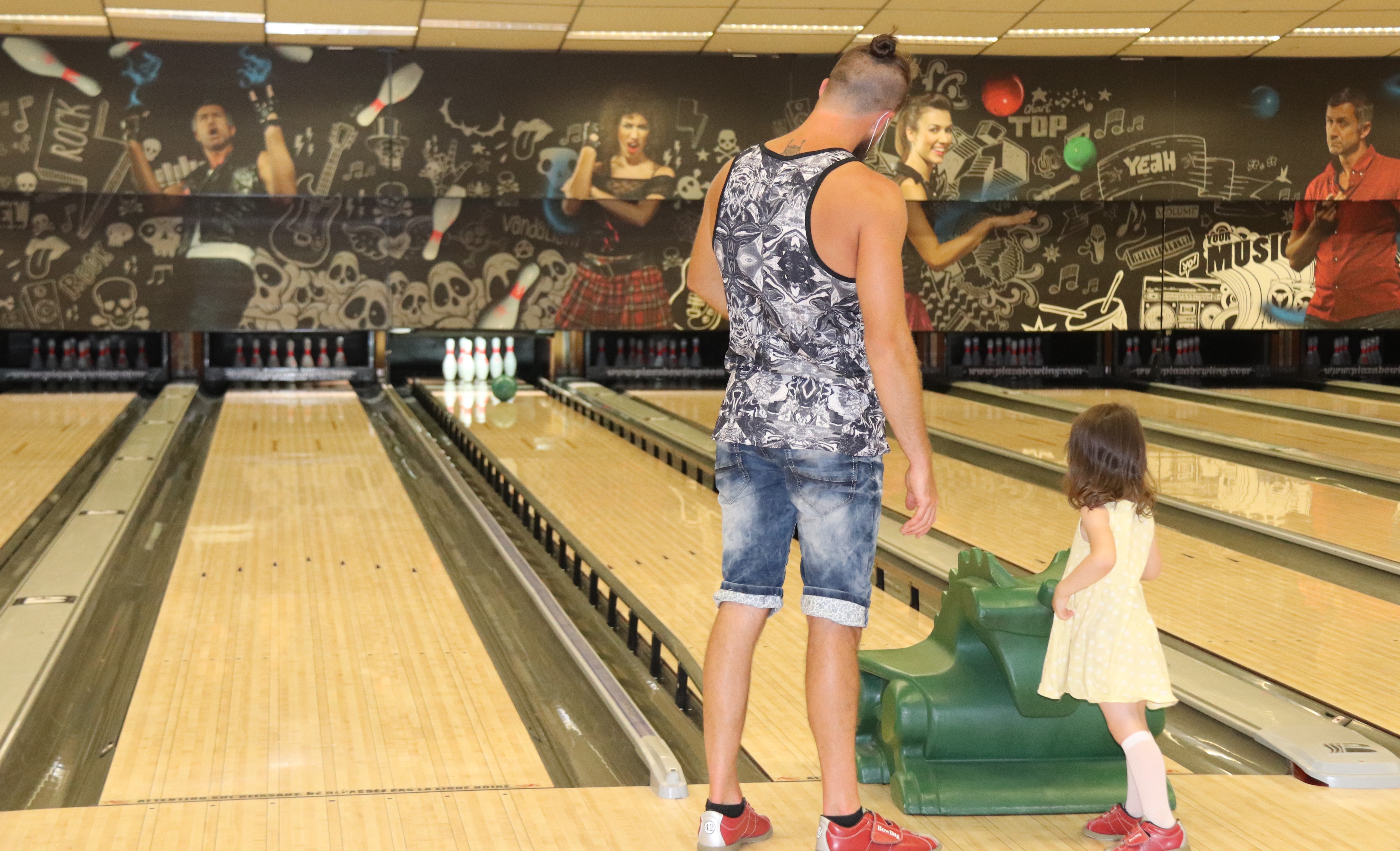 Bowling Plaza