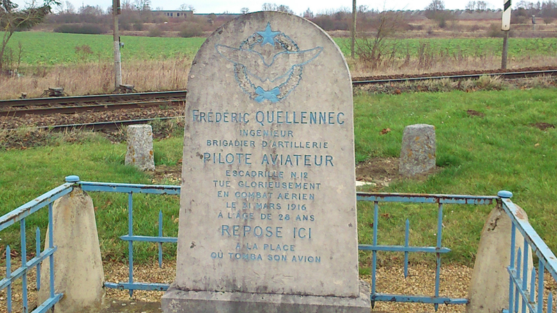 Monument de l'aviateur Quellenec 2015 II > Laon < Aisne < Picardie